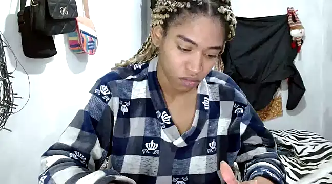 angelamarie1 online show from 01-22-25, 03:18