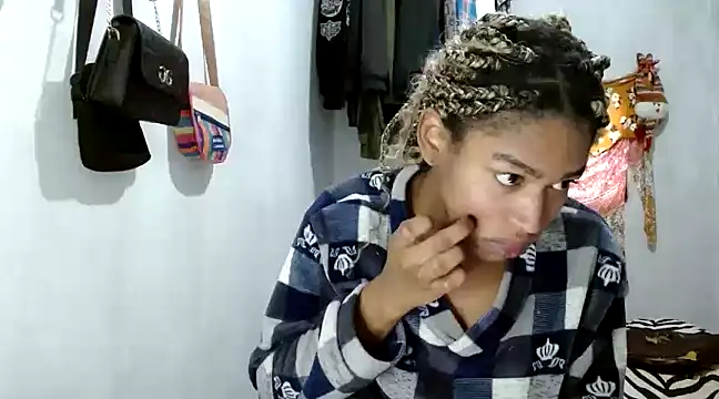 angelamarie1 online show from 02-11-25, 12:37