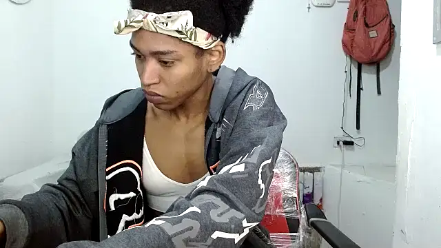 angelamarie1 online show from 10-10-25, 11:31