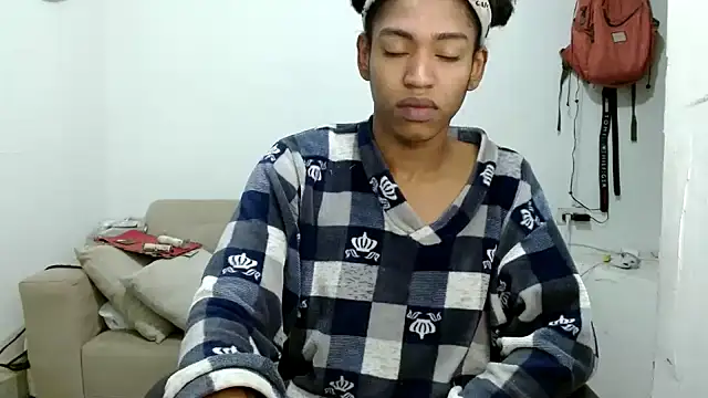 angelamarie1 online show from 11-27-25, 01:51