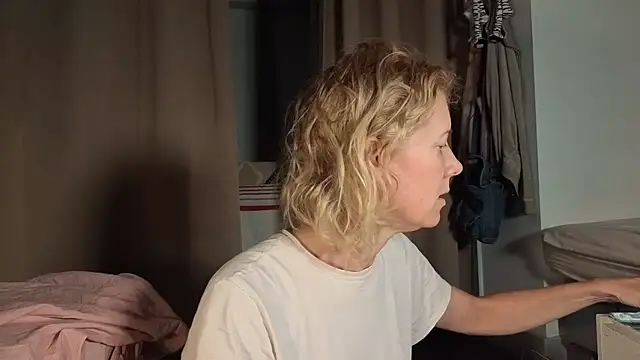 Lola Belgium online show from 07-31-26, 04:45