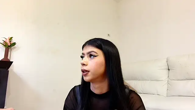 Sierra Halle online show from 10-14-25, 08:09