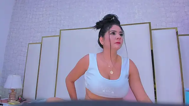 Snapshot of paola_rodriguez chatting on 10-17-25, 11:24 paola rodriguez online show from 10-17-25, 11:24