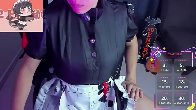 Snapshot of Roxy_clark chatting on 10-31-25, 09:10 Roxy clark online show from 10-31-25, 09:10