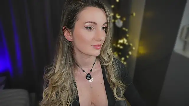 Snapshot of ShyNdWild chatting on 01-10-26, 03:25 ShyNdWild online show from 01-10-26, 03:25