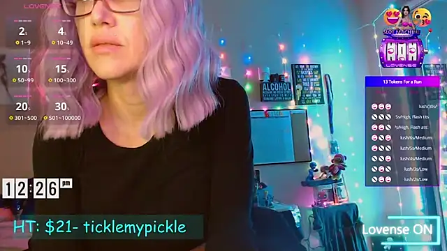 Snapshot of EmmaIsHere chatting on 01-25-25, 07:28 EmmaIsHere online show from 01-25-25, 07:28