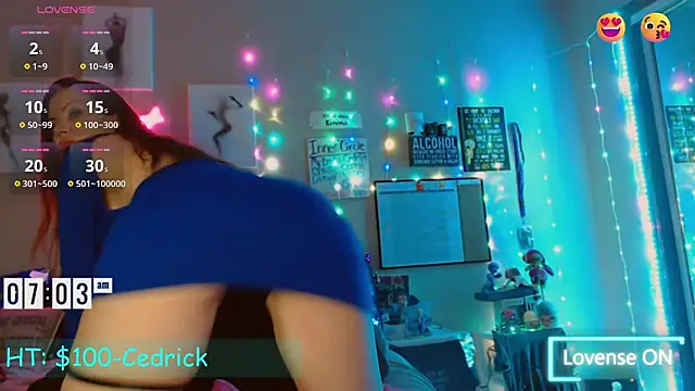 Snapshot of EmmaIsHere chatting on 02-08-25, 02:05 EmmaIsHere online show from 02-08-25, 02:05