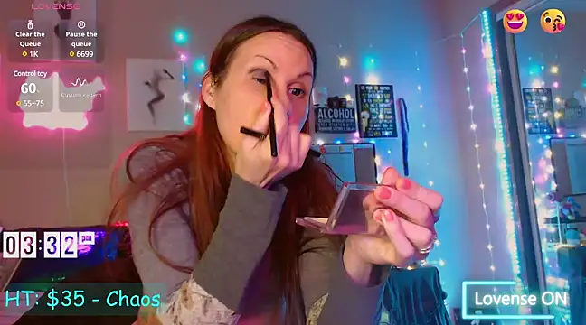 Snapshot of EmmaIsHere chatting on 03-17-25, 09:34 EmmaIsHere online show from 03-17-25, 09:34