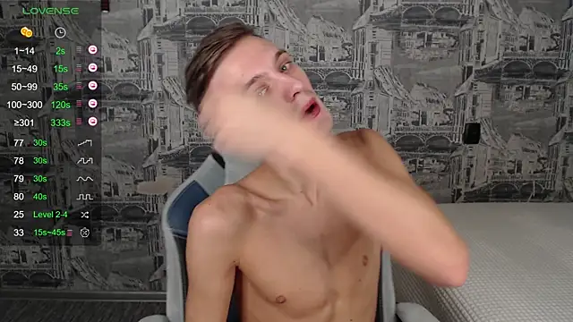 Snapshot of Oliver_Fresh chatting on 12-20-25, 09:38 Oliver Fresh online show from 12-20-25, 09:38