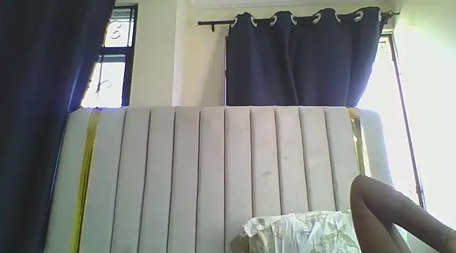 Snapshot of CuteJ chatting on 02-13-25, 10:02 CuteJ online show from 02-13-25, 10:02