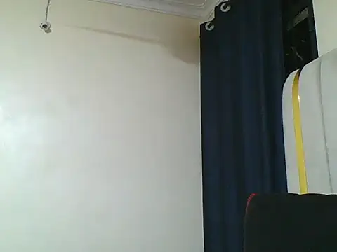 Snapshot of CuteJ chatting on 03-21-25, 02:18 CuteJ online show from 03-21-25, 02:18