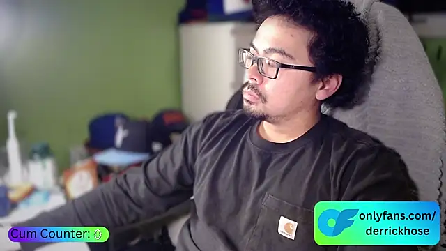 Snapshot of DerrickHose chatting on 01-10-26, 03:41 DerrickHose online show from 01-10-26, 03:41