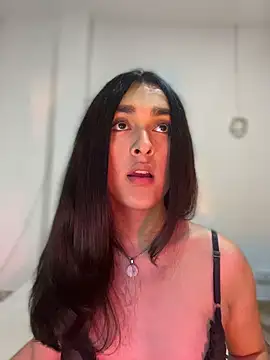 Snapshot of MiahWindsor chatting on 10-31-25, 03:29 MiahWindsor online show from 10-31-25, 03:29