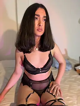 Snapshot of MiahWindsor chatting on 12-05-25, 07:06 MiahWindsor online show from 12-05-25, 07:06