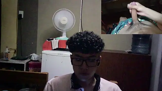 Snapshot of Emv2 chatting on 01-08-26, 03:20 Emv2 online show from 01-08-26, 03:20