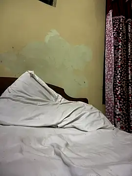 Snapshot of Sexyslimguyy chatting on 11-27-25, 03:58 Sexyslimguyy online show from 11-27-25, 03:58