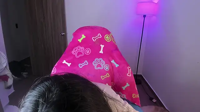 Miss Nicole online show from 11-30-25, 07:07