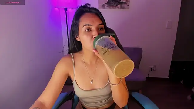 Miss Nicole online show from 04-18-26, 01:09