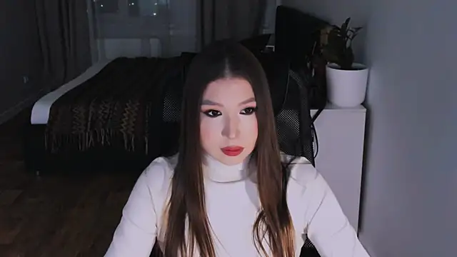 Eva Chris online show from 11-08-25, 04:40