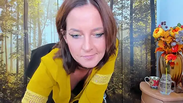 Snapshot of ViciousSiren chatting on 10-31-25, 06:53 ViciousSiren online show from 10-31-25, 06:53