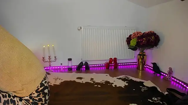 Snapshot of ViciousSiren chatting on 11-17-25, 05:35 ViciousSiren online show from 11-17-25, 05:35