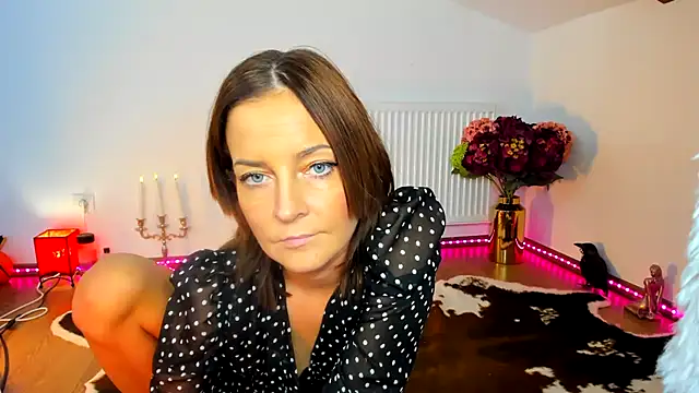 Snapshot of ViciousSiren chatting on 11-25-25, 05:02 ViciousSiren online show from 11-25-25, 05:02