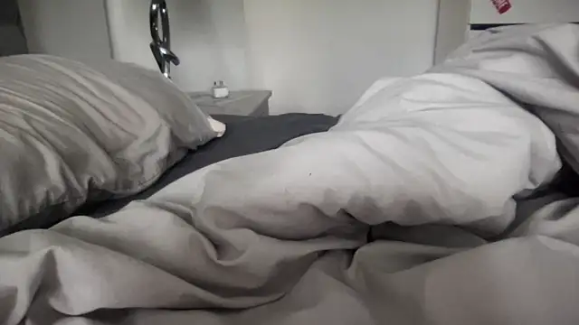 Bustyblondebabe32 online show from 03-27-26, 07:36