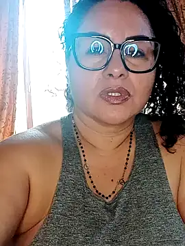 Snapshot of hazel_milf chatting on 01-07-25, 09:14 hazel milf online show from 01-07-25, 09:14