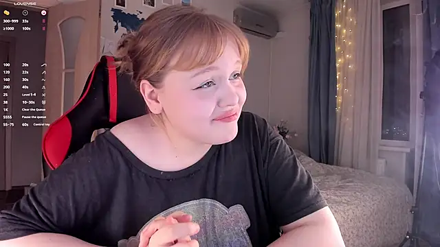 Snapshot of LisaLaas chatting on 12-04-24, 01:31 LisaLaas online show from 12-04-24, 01:31