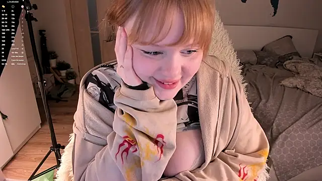 Snapshot of LisaLaas chatting on 12-10-24, 04:49 LisaLaas online show from 12-10-24, 04:49