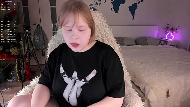 Snapshot of LisaLaas chatting on 01-21-25, 02:48 LisaLaas online show from 01-21-25, 02:48