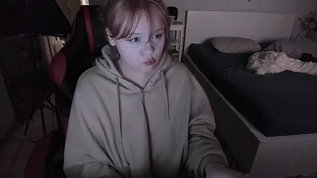 Snapshot of LisaLaas chatting on 02-13-25, 08:24 LisaLaas online show from 02-13-25, 08:24