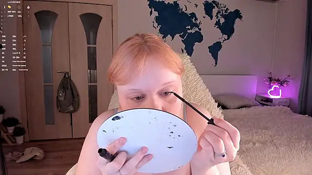 Snapshot of LisaLaas chatting on 03-05-25, 02:23 LisaLaas online show from 03-05-25, 02:23