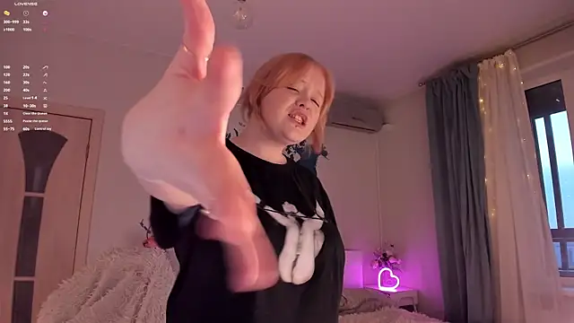 Snapshot of LisaLaas chatting on 03-14-25, 02:08 LisaLaas online show from 03-14-25, 02:08