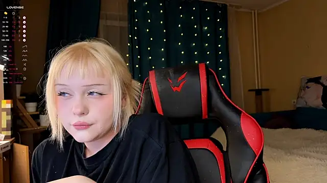 Snapshot of LisaLaas chatting on 09-21-25, 05:25 LisaLaas online show from 09-21-25, 05:25