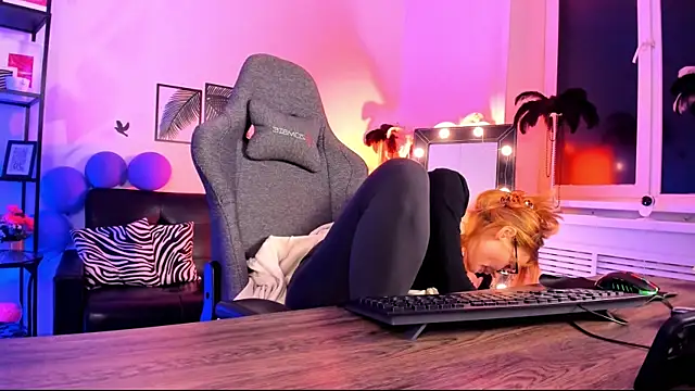 MistyBarnes online show from 01-05-25, 12:10