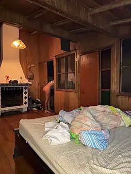 Snapshot of Miley_and_Vash chatting on 11-20-25, 02:45 Miley and Vash online show from 11-20-25, 02:45