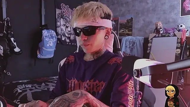 Snapshot of AcidMilo chatting on 02-04-26, 04:02 AcidMilo online show from 02-04-26, 04:02