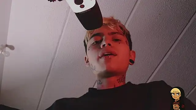 Snapshot of AcidMilo chatting on 02-14-26, 04:31 AcidMilo online show from 02-14-26, 04:31