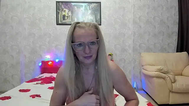 Snapshot of TrueFoxyyy chatting on 03-09-26, 04:33 TrueFoxyyy online show from 03-09-26, 04:33