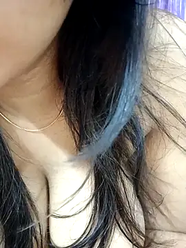 Snapshot of Nia__09 chatting on 02-18-25, 10:14 Nia 09 online show from 02-18-25, 10:14