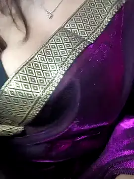 Snapshot of Nia__09 chatting on 09-15-25, 08:09 Nia 09 online show from 09-15-25, 08:09