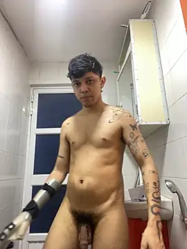 Snapshot of tonysexyboy chatting on 01-21-25, 05:27 tonysexyboy online show from 01-21-25, 05:27