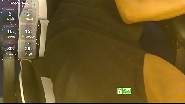 Snapshot of CrossyAayesha chatting on 04-11-26, 03:16 CrossyAayesha online show from 04-11-26, 03:16