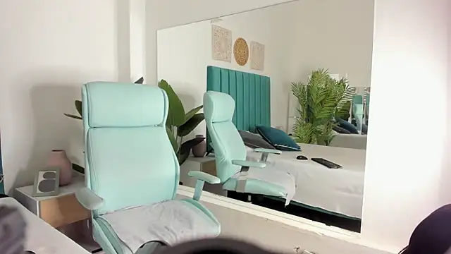 Snapshot of LiamCharlotte45 chatting on 03-13-25, 04:27 LiamCharlotte45 online show from 03-13-25, 04:27