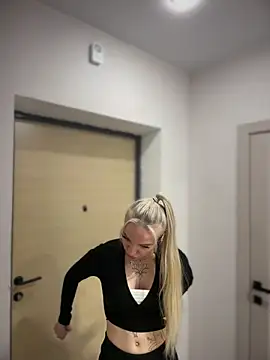 Snapshot of pinkstar_ chatting on 11-30-25, 05:33 pinkstar online show from 11-30-25, 05:33