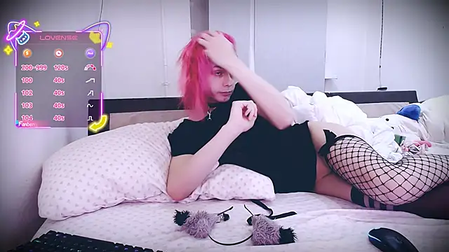 Littlepinkcat online show from 01-06-26, 02:04