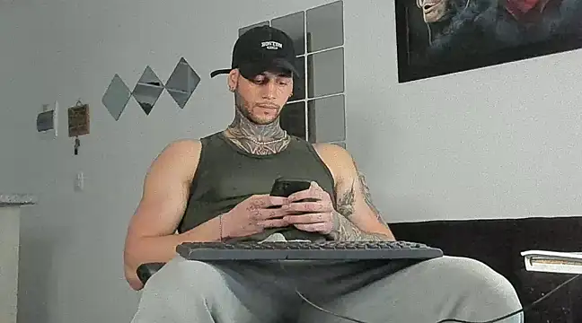  jamesleandros1 online show from 03-04-25, 09:54