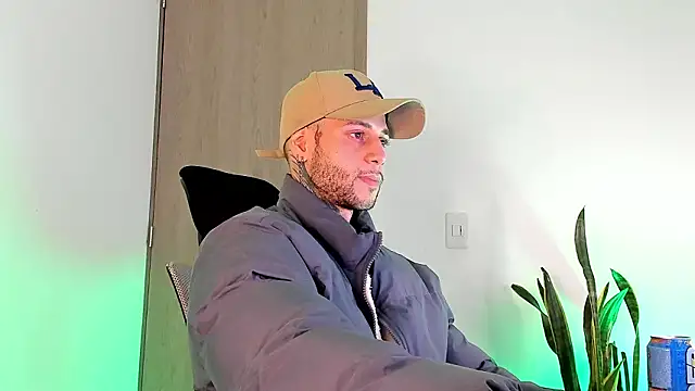  jamesleandros1 online show from 03-10-26, 03:00