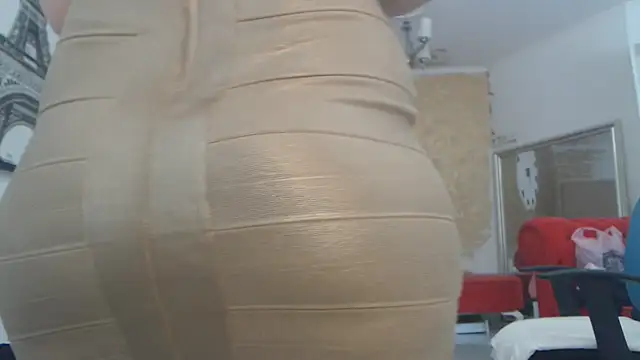 Snapshot of AnnaBellaLuckyXOXO chatting on 07-20-26, 01:02 AnnaBellaLuckyXOXO online show from 07-20-26, 01:02